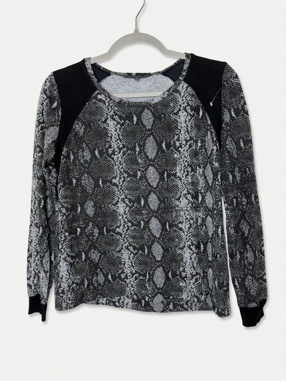 Generation Love XS Black Gray Snakeskin Print Sweater Top Pullover